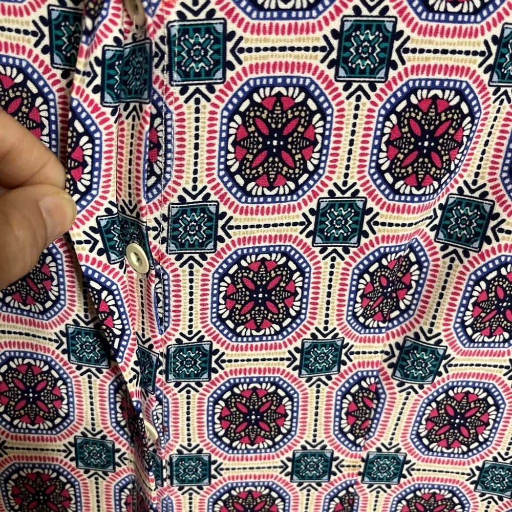 Chico’s Size 0 Dress. Beautiful colors. Great Condition.